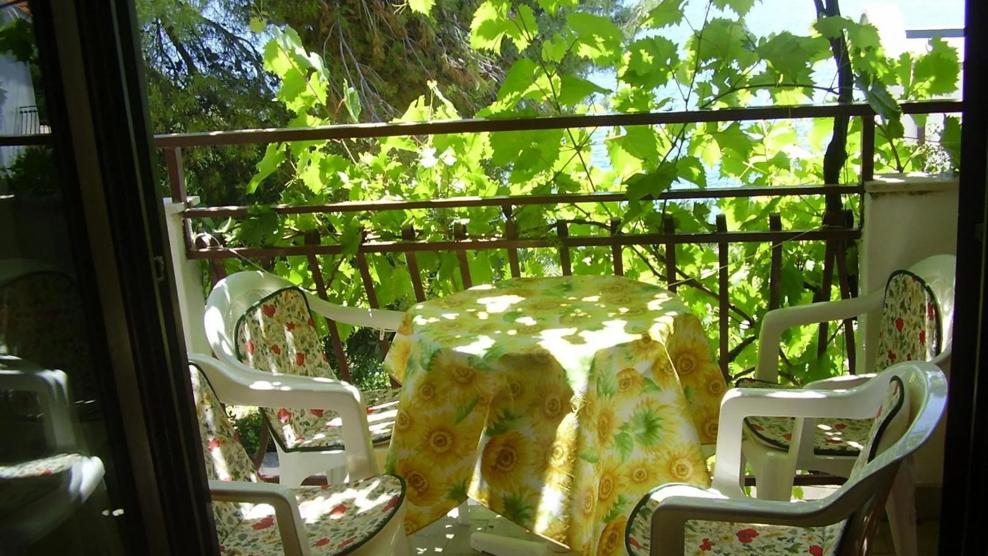 Apartments Dane-30M From Sea Trogir